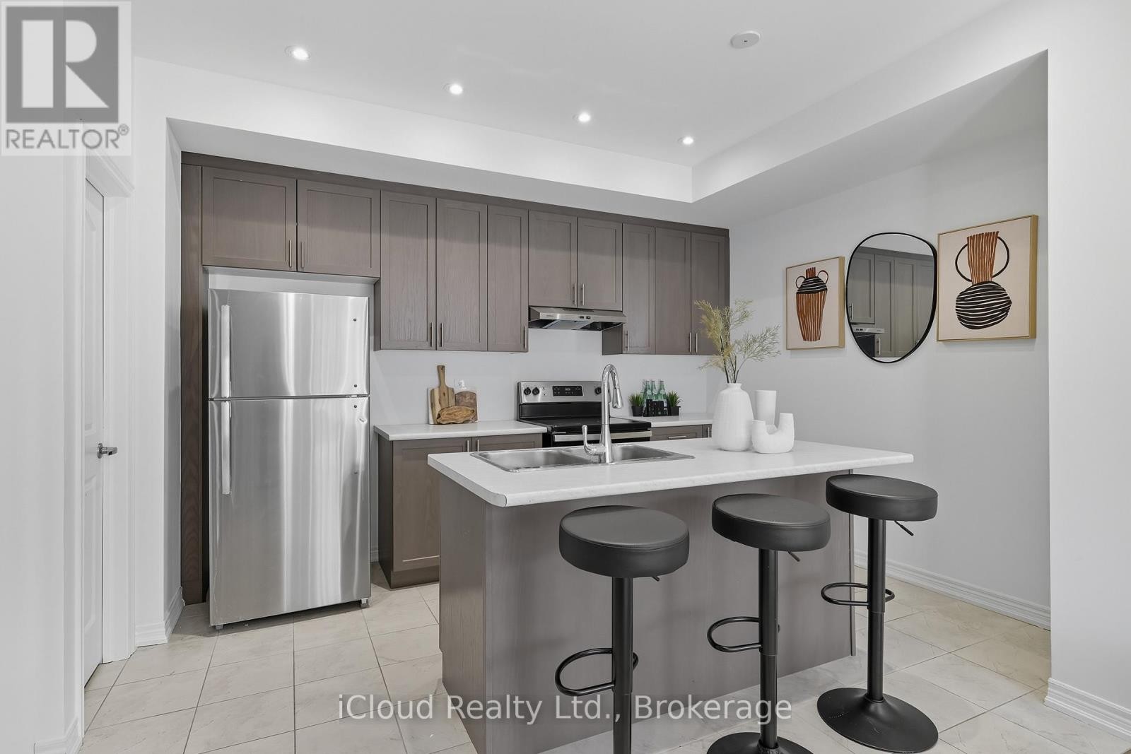 












1117 LOCKIE DRIVE

,
Oshawa (Kedron),




Ontario
L1L0R9

