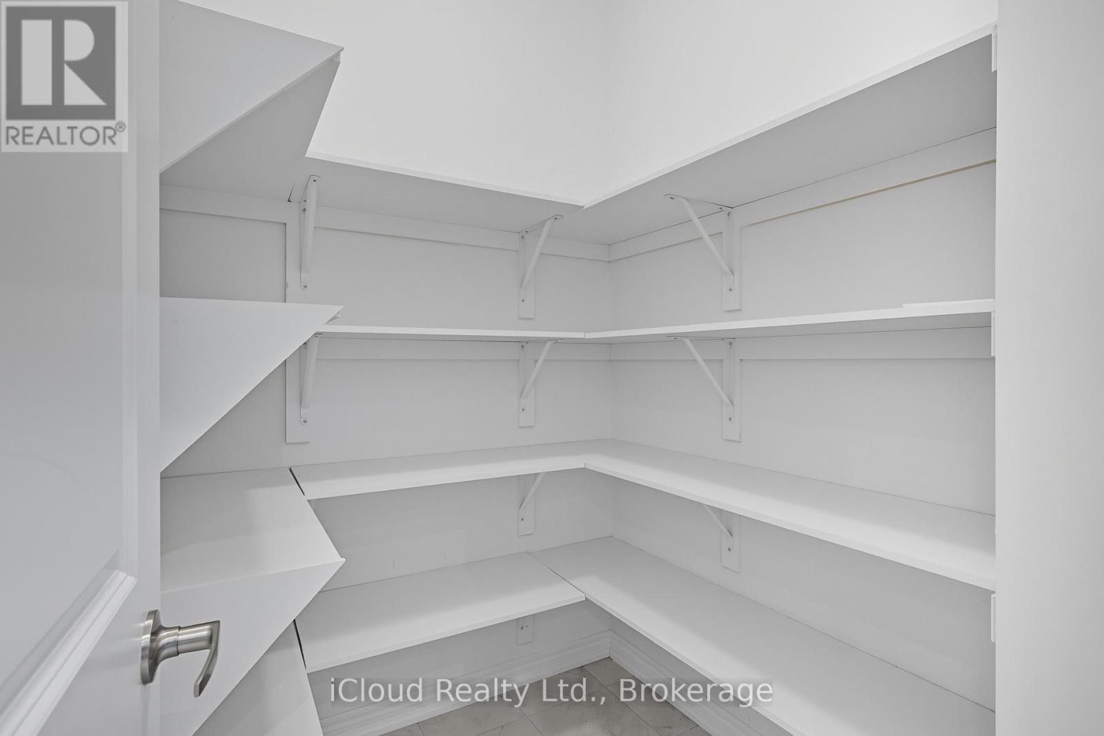 












1117 LOCKIE DRIVE

,
Oshawa (Kedron),




Ontario
L1L0R9

