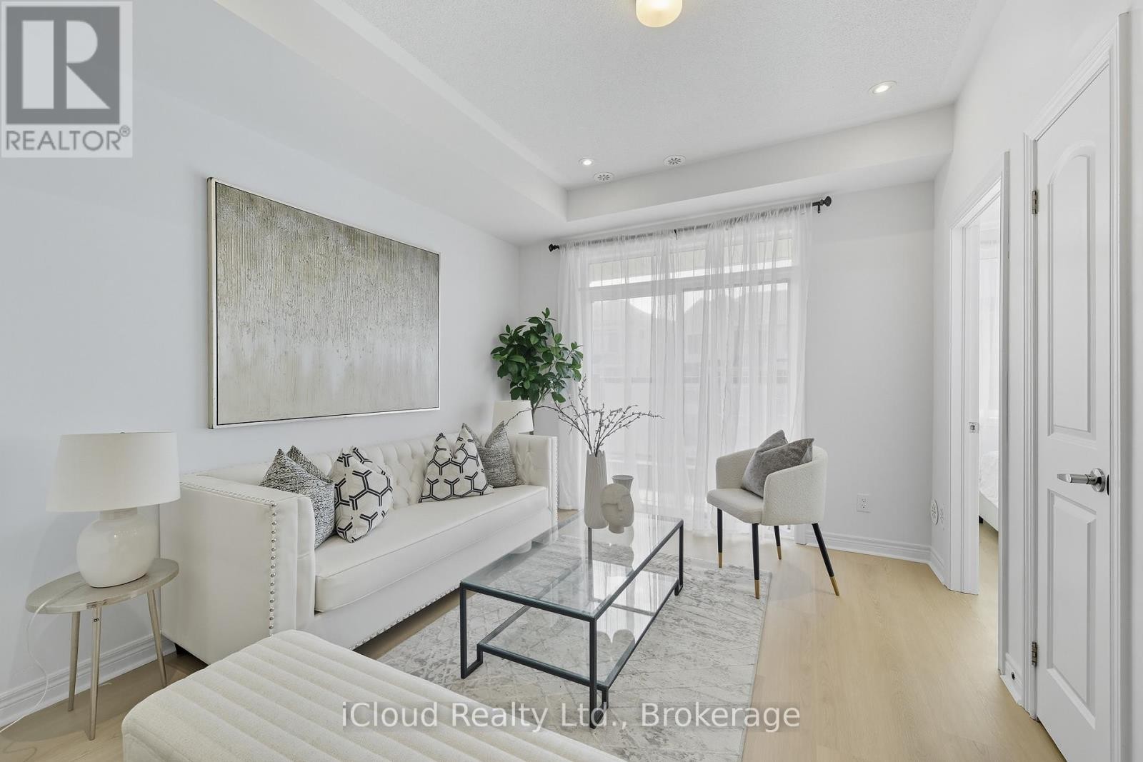 












1117 LOCKIE DRIVE

,
Oshawa (Kedron),




Ontario
L1L0R9

