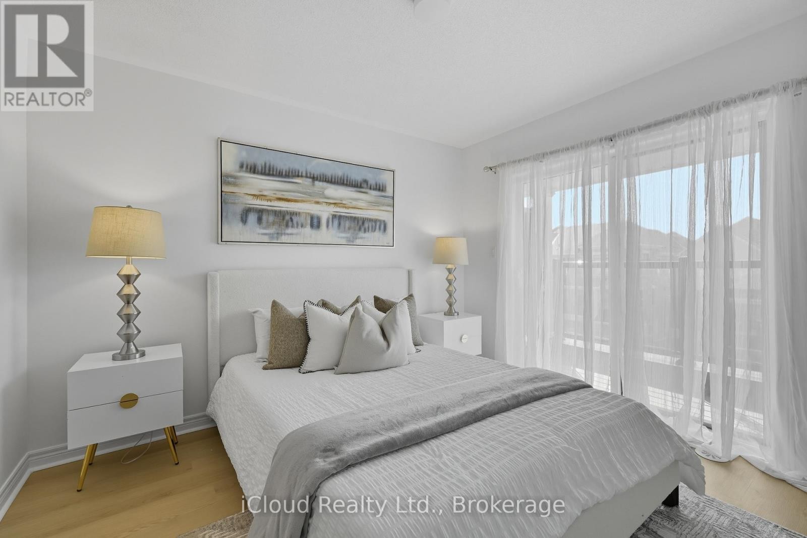 












1117 LOCKIE DRIVE

,
Oshawa (Kedron),




Ontario
L1L0R9

