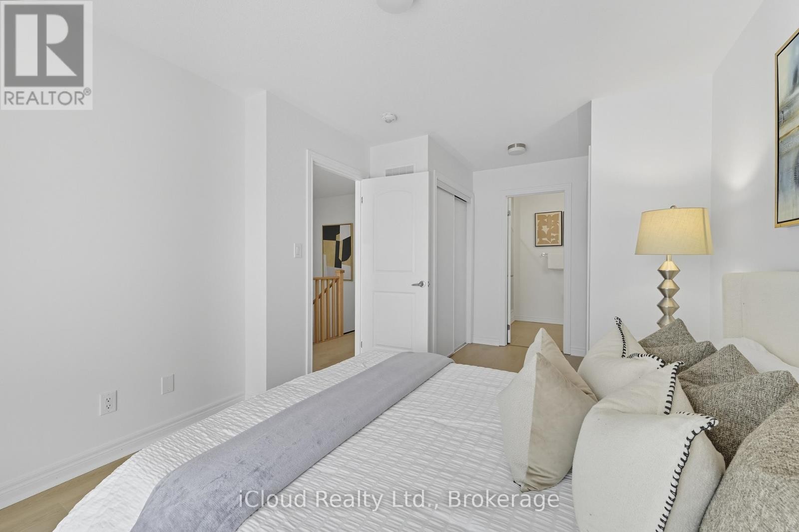 












1117 LOCKIE DRIVE

,
Oshawa (Kedron),




Ontario
L1L0R9

