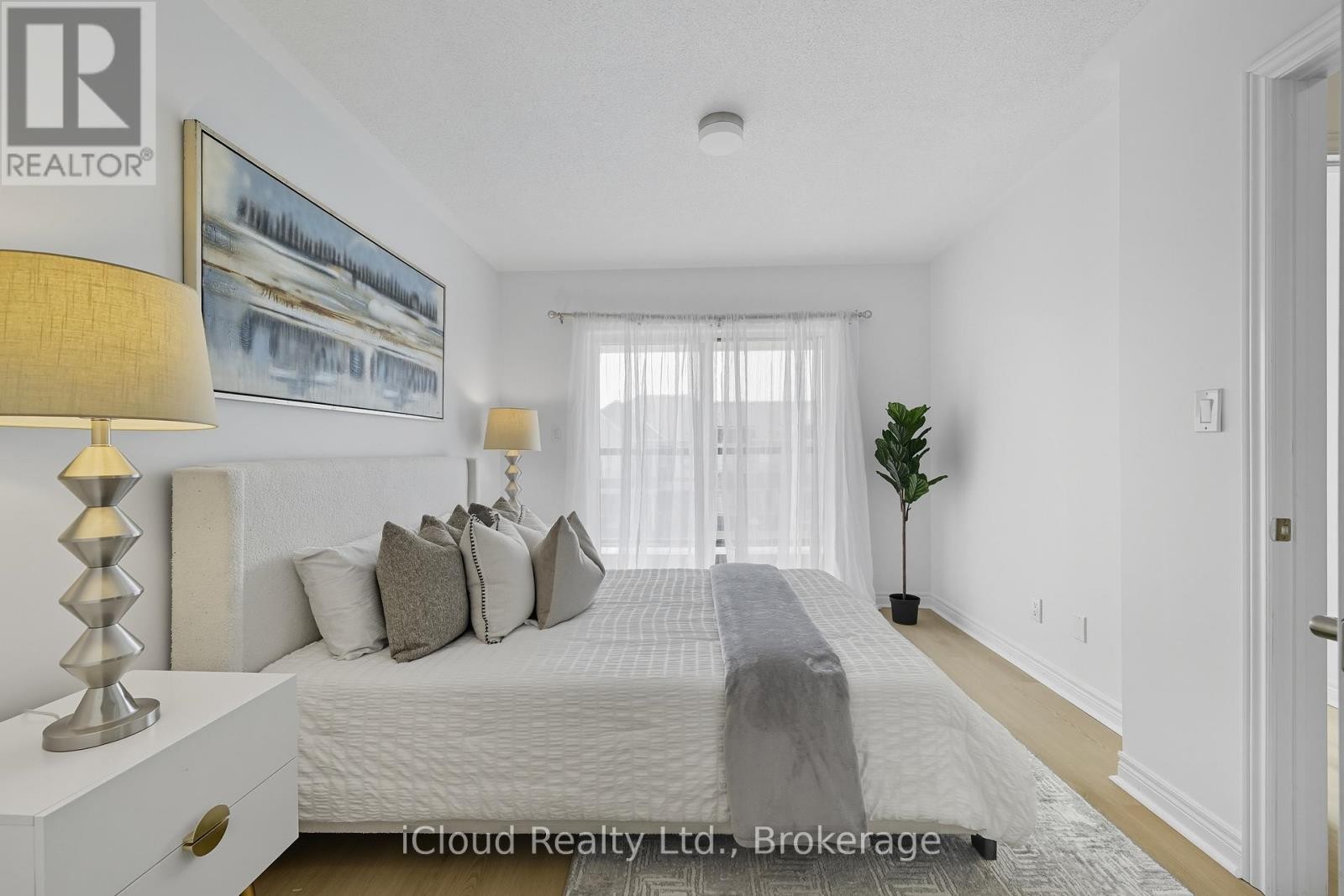 












1117 LOCKIE DRIVE

,
Oshawa (Kedron),




Ontario
L1L0R9

