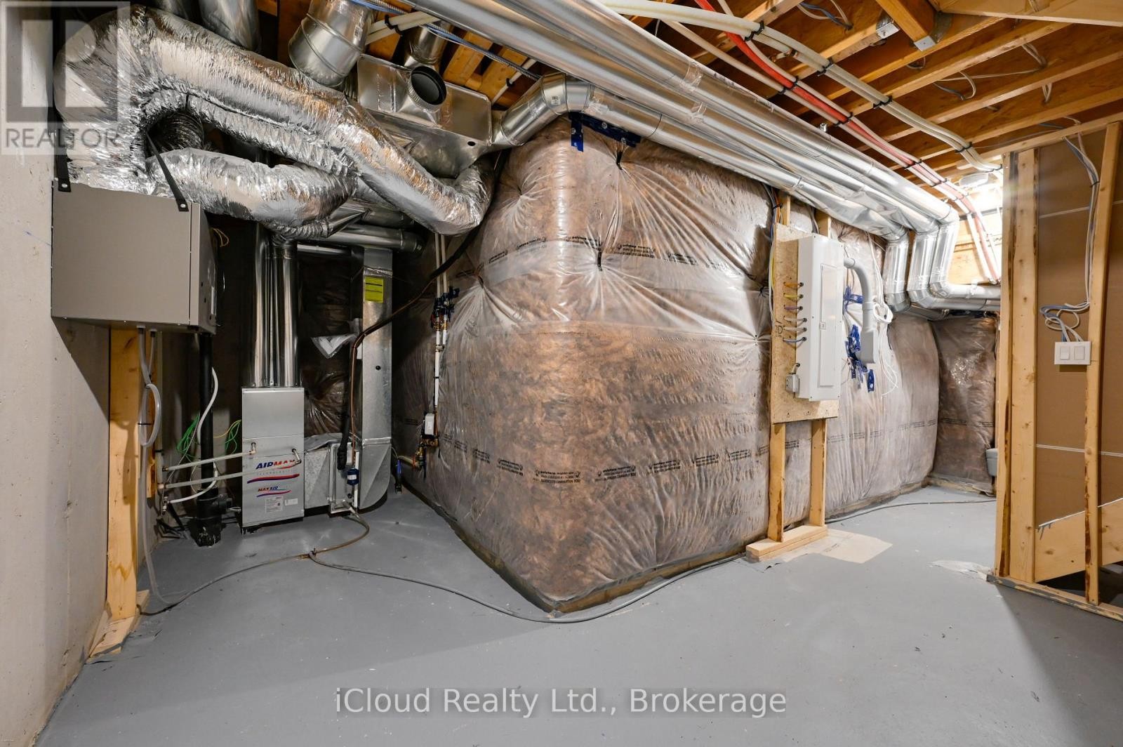 












1117 LOCKIE DRIVE

,
Oshawa (Kedron),




Ontario
L1L0R9

