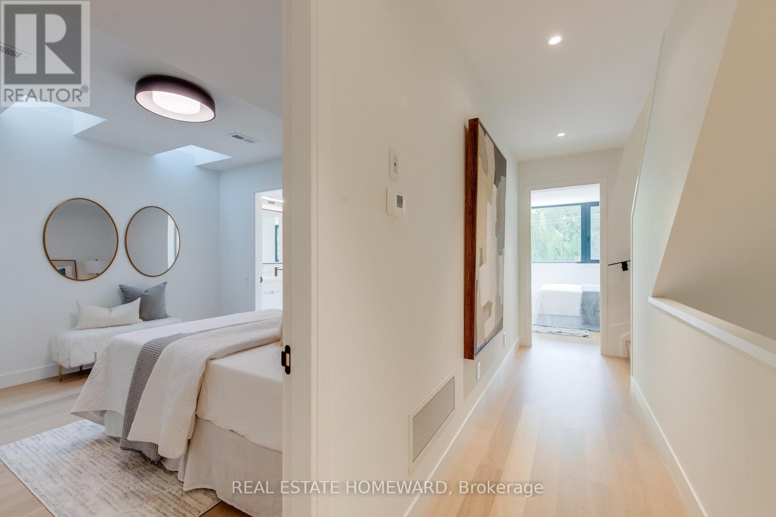 












174 KENILWORTH AVENUE

,
Toronto (The Beaches),




Ontario
M4L3S6

