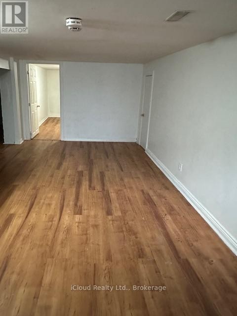 












38 KAWARTHA AVENUE

,
Oshawa (Lakeview),




Ontario
L1H3Y8

