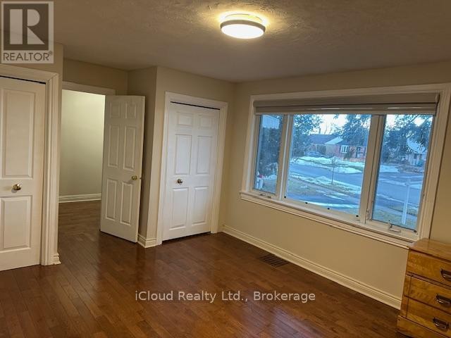 












38 KAWARTHA AVENUE

,
Oshawa (Lakeview),




Ontario
L1H3Y8

