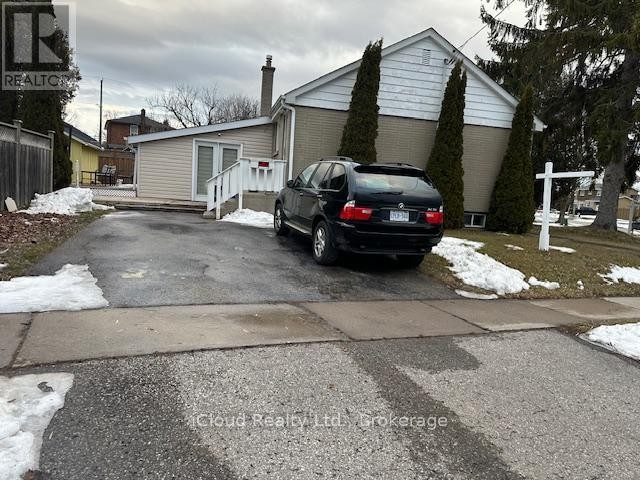 












38 KAWARTHA AVENUE

,
Oshawa (Lakeview),




Ontario
L1H3Y8

