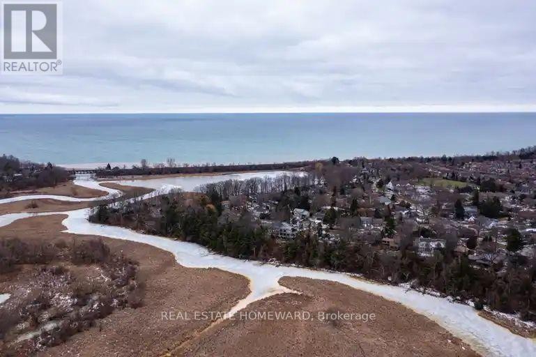 












272 TAYLOR ROAD

,
Toronto (Rouge),




Ontario
M1C2R6

