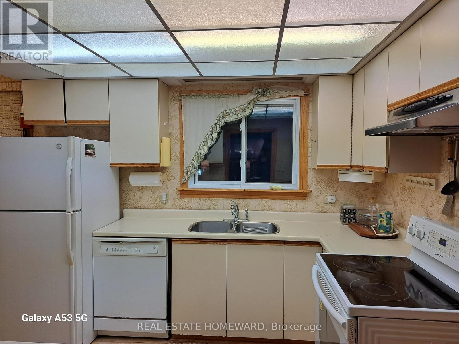 












272 TAYLOR ROAD

,
Toronto (Rouge),




Ontario
M1C2R6

