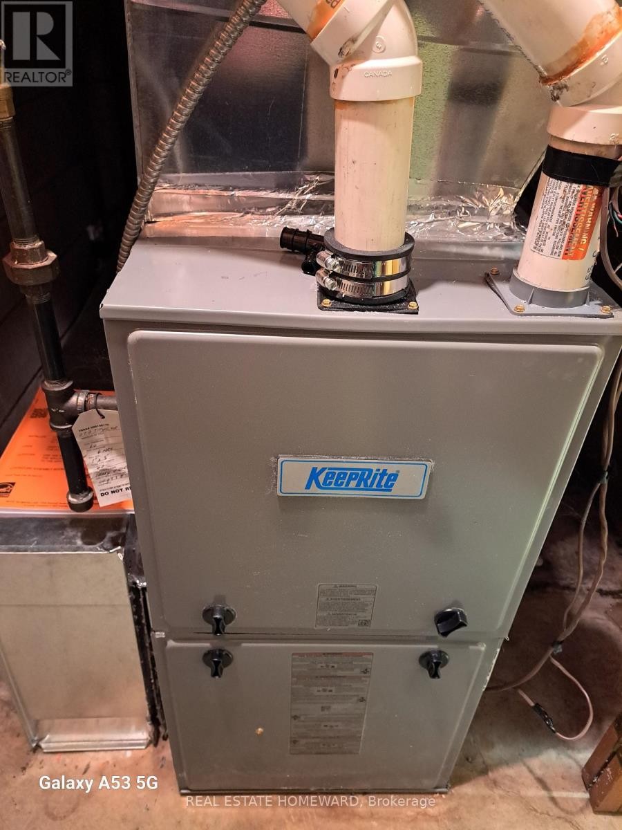 












272 TAYLOR ROAD

,
Toronto (Rouge),




Ontario
M1C2R6

