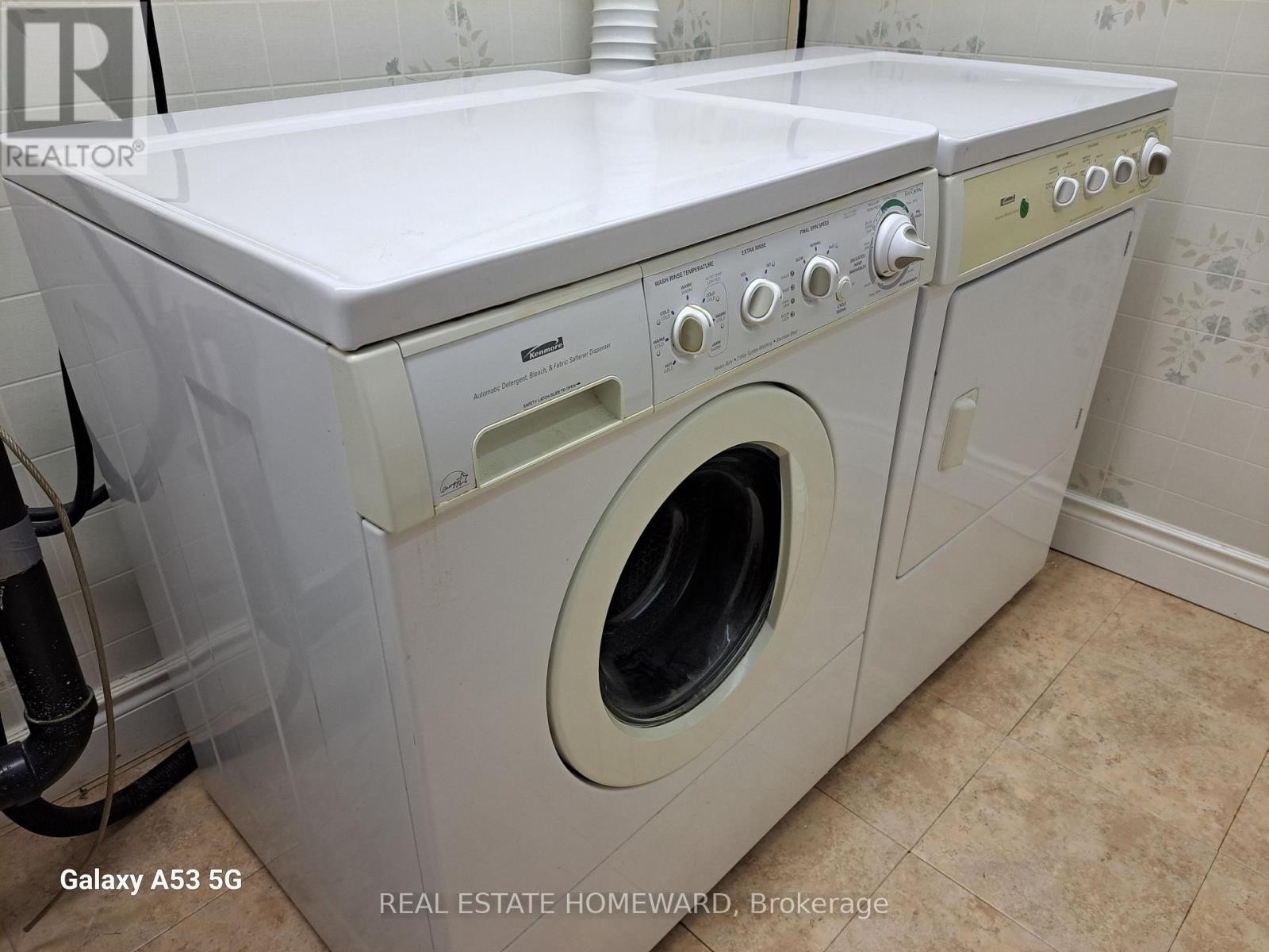 












272 TAYLOR ROAD

,
Toronto (Rouge),




Ontario
M1C2R6

