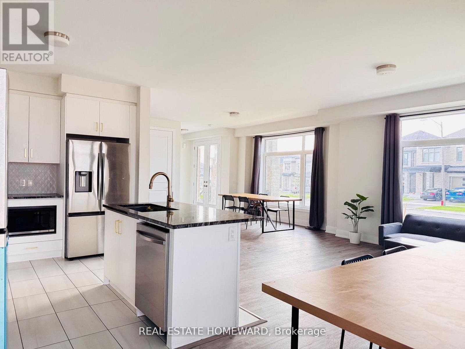 












960 LOCKIE DRIVE

,
Oshawa (Kedron),




Ontario
L1L0S2

