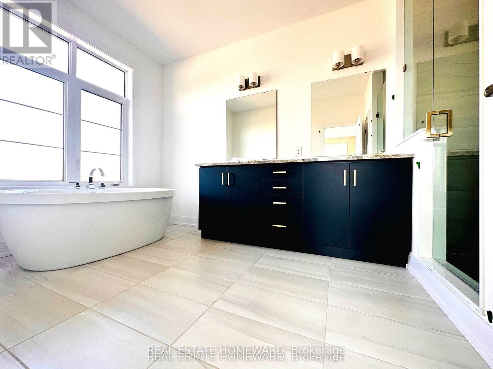 












960 LOCKIE DRIVE

,
Oshawa (Kedron),




Ontario
L1L0S2

