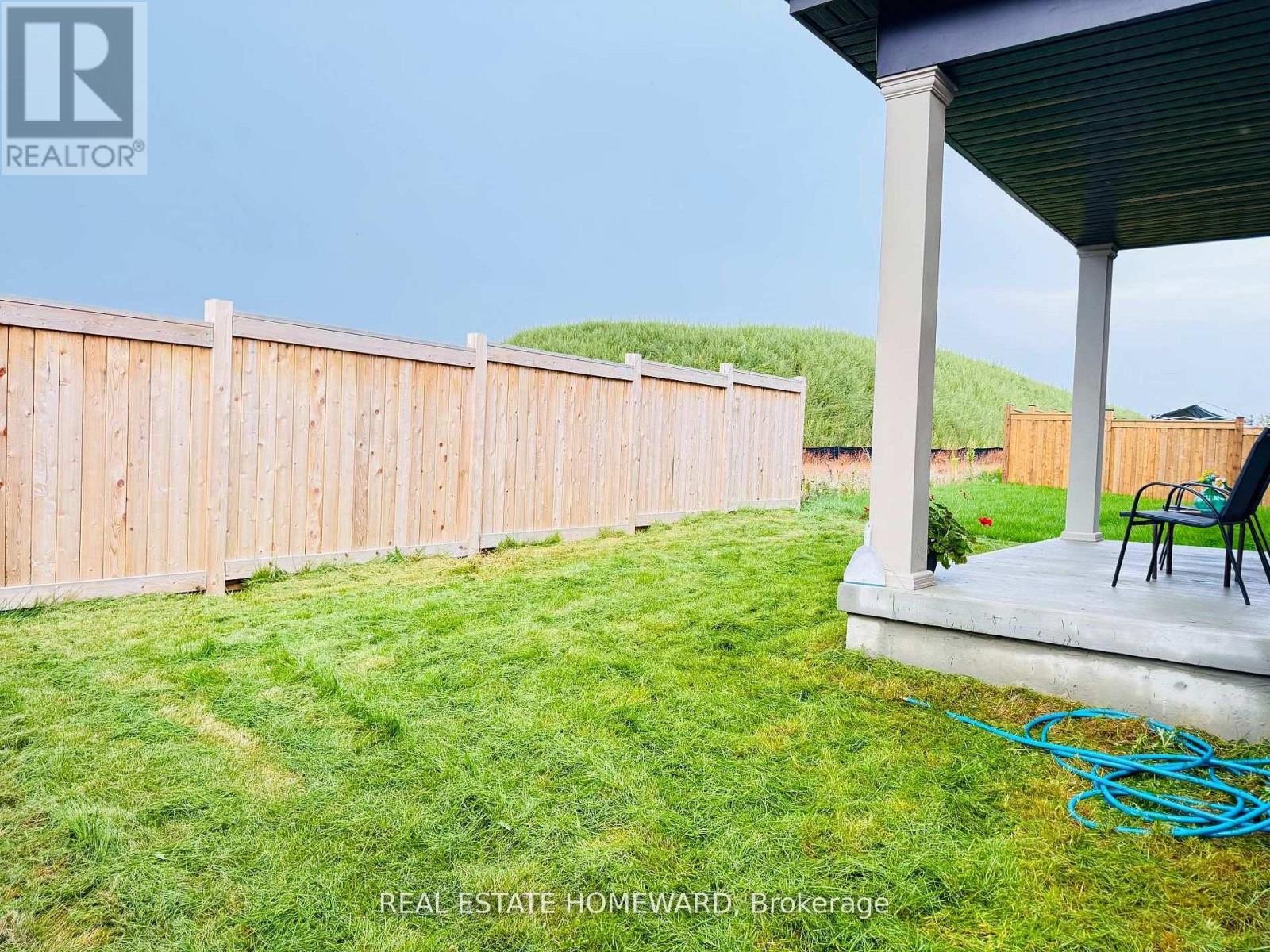 












960 LOCKIE DRIVE

,
Oshawa (Kedron),




Ontario
L1L0S2

