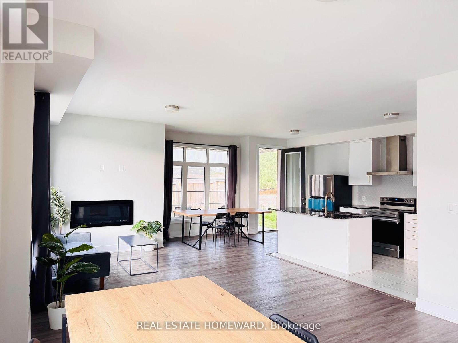 












960 LOCKIE DRIVE

,
Oshawa (Kedron),




Ontario
L1L0S2

