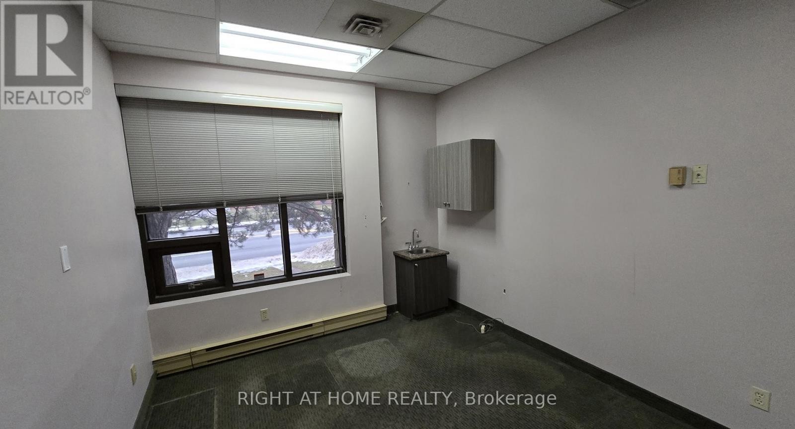 












102 - 2201 WARDEN AVENUE

,
Toronto (Tam O'Shanter-Sullivan),




Ontario
M1T1V5

