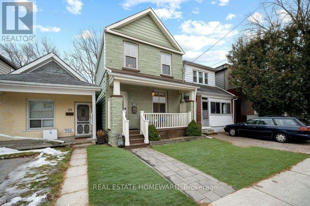 












21 QUEENSDALE AVENUE

,
Toronto (Danforth Village-East York),




Ontario
M4J1Y1

