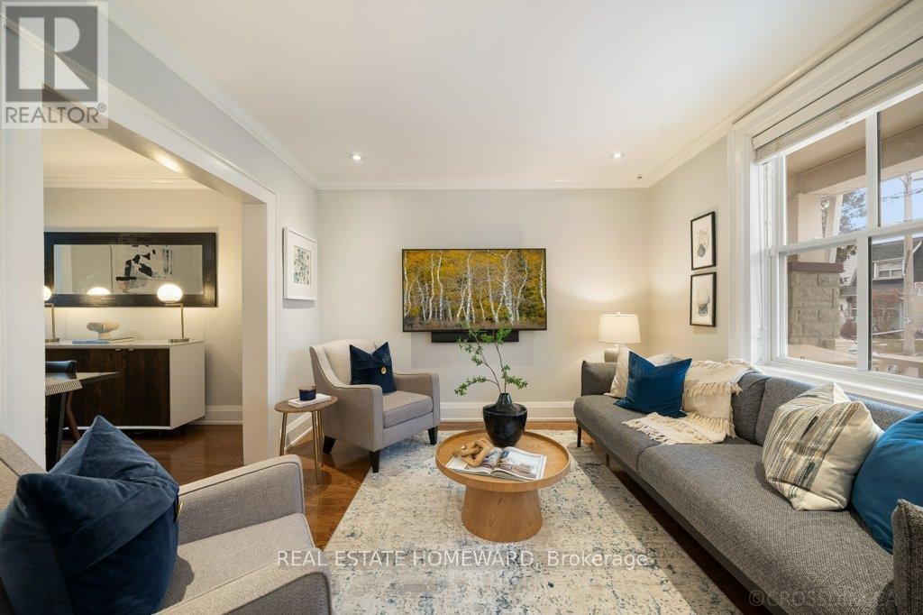 












21 QUEENSDALE AVENUE

,
Toronto (Danforth Village-East York),




Ontario
M4J1Y1

