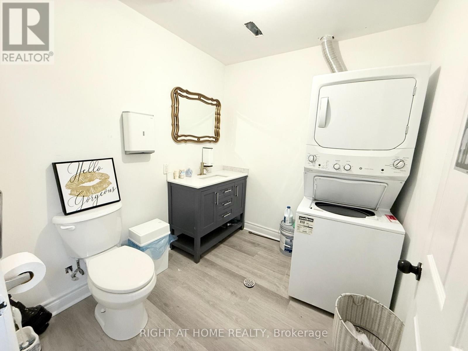 












5 - 362 KINGSTON ROAD W

,
Ajax (Central West),




Ontario
L1T3A4

