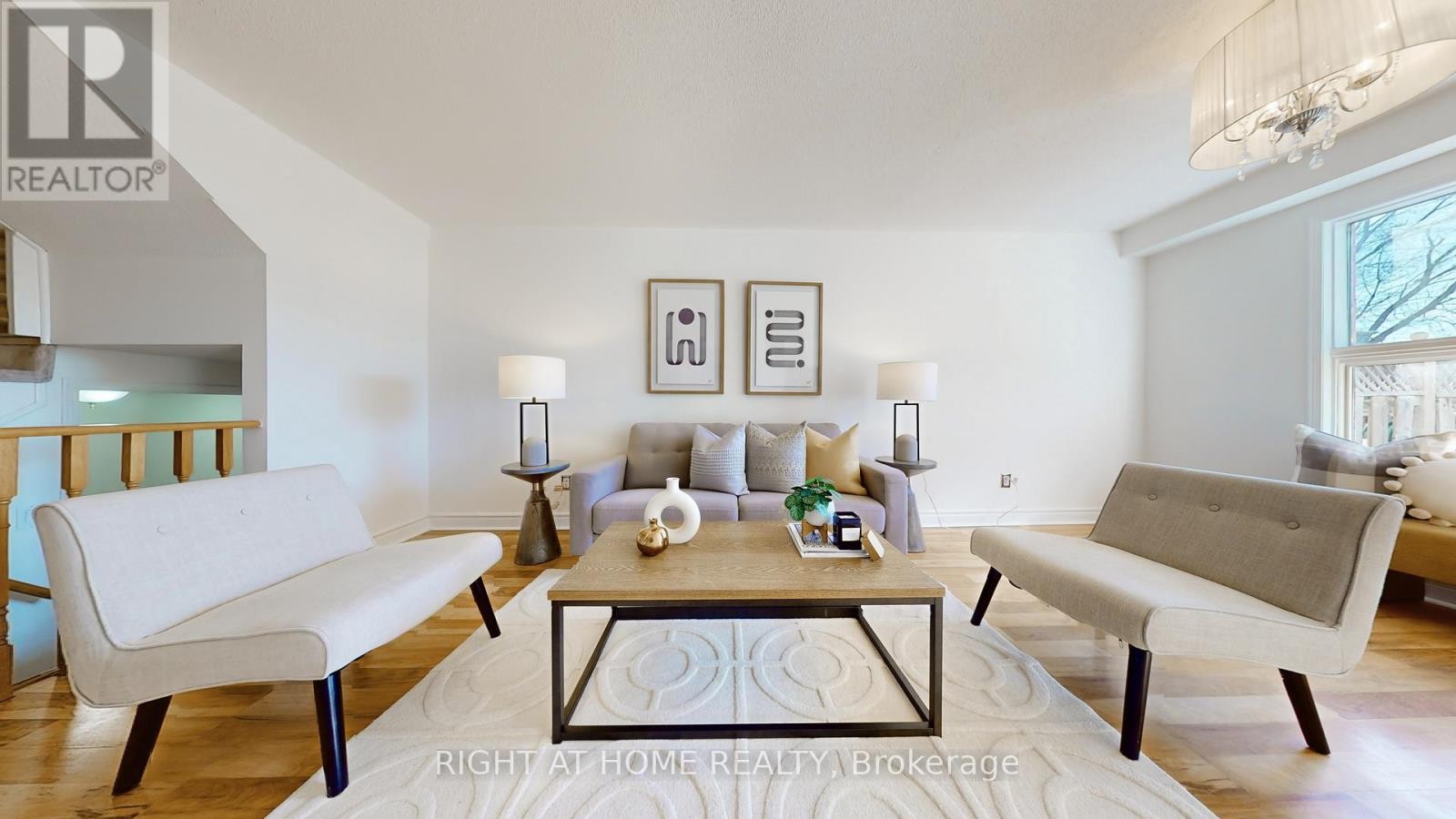 












112 CREEKWOOD CRESCENT

,
Whitby (Rolling Acres),




Ontario
L1R2K4

