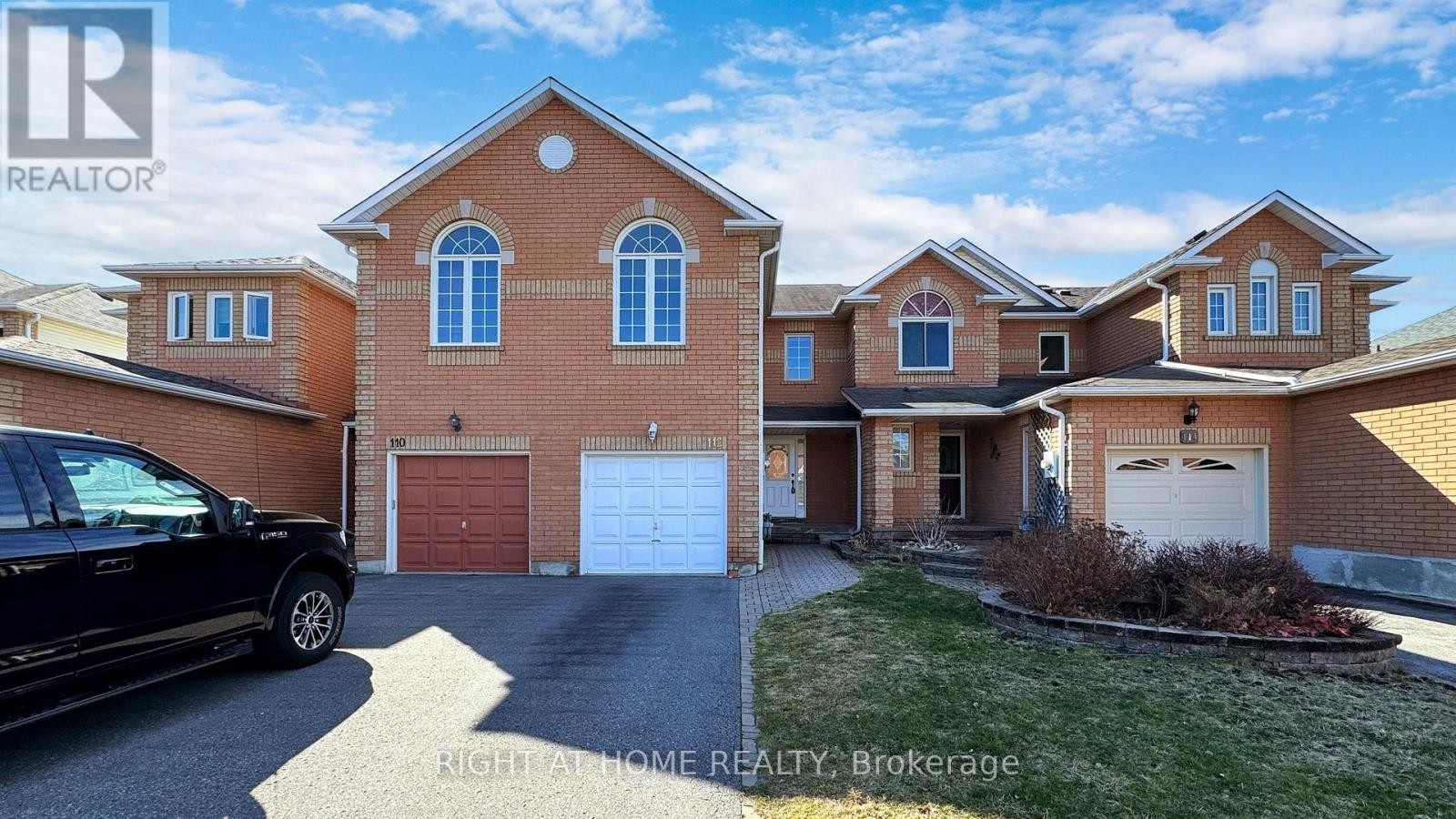 












112 CREEKWOOD CRESCENT

,
Whitby (Rolling Acres),




Ontario
L1R2K4

