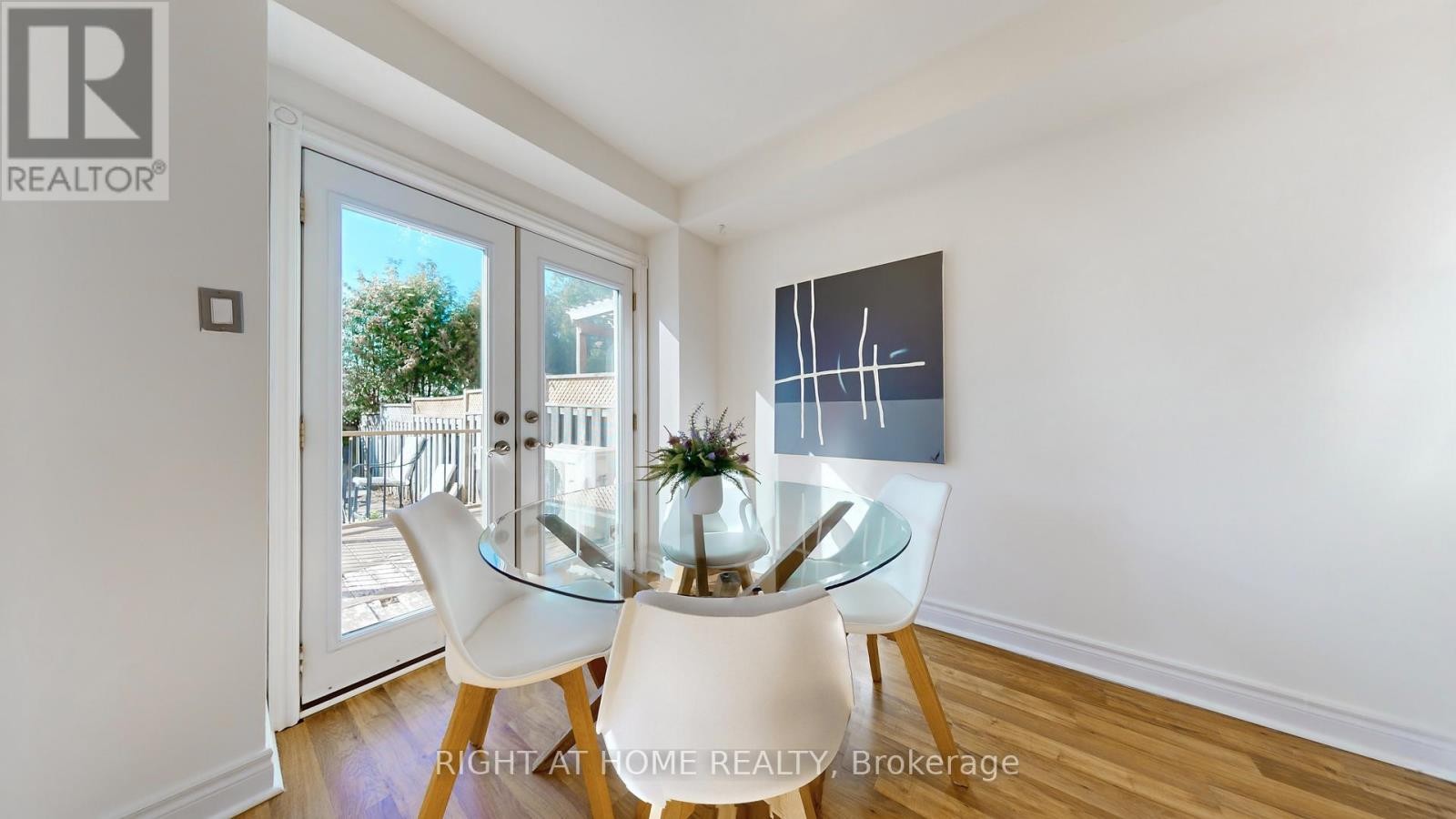 












112 CREEKWOOD CRESCENT

,
Whitby (Rolling Acres),




Ontario
L1R2K4

