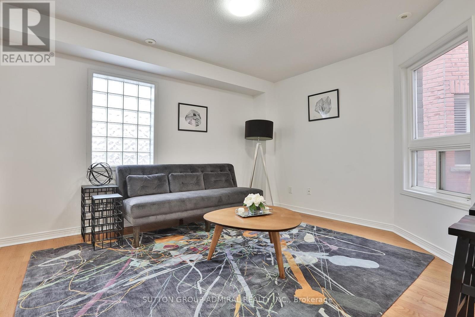 












13 PILKINGTON DRIVE

,
Toronto (Clairlea-Birchmount),




Ontario
M1L0B7

