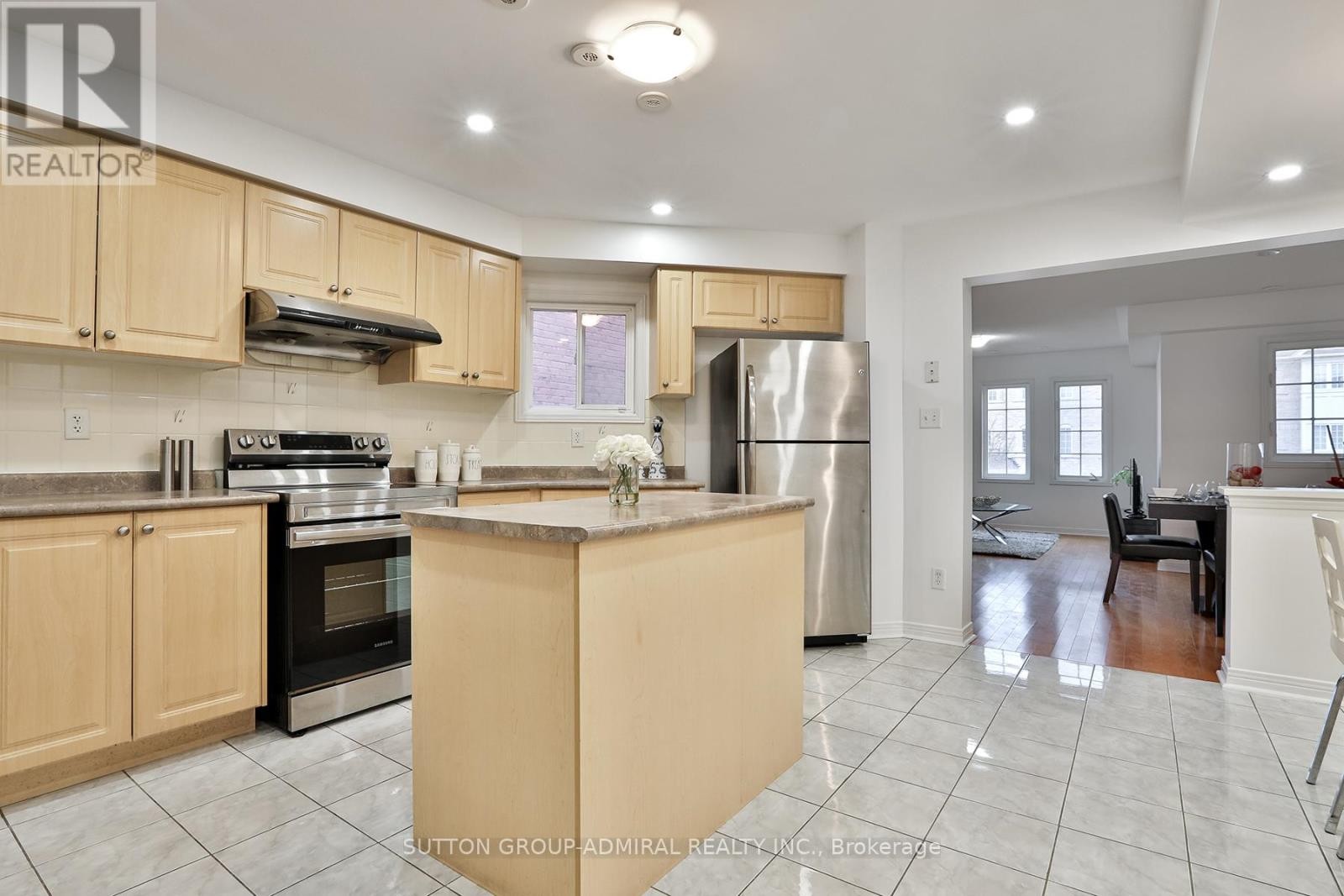 












13 PILKINGTON DRIVE

,
Toronto (Clairlea-Birchmount),




Ontario
M1L0B7

