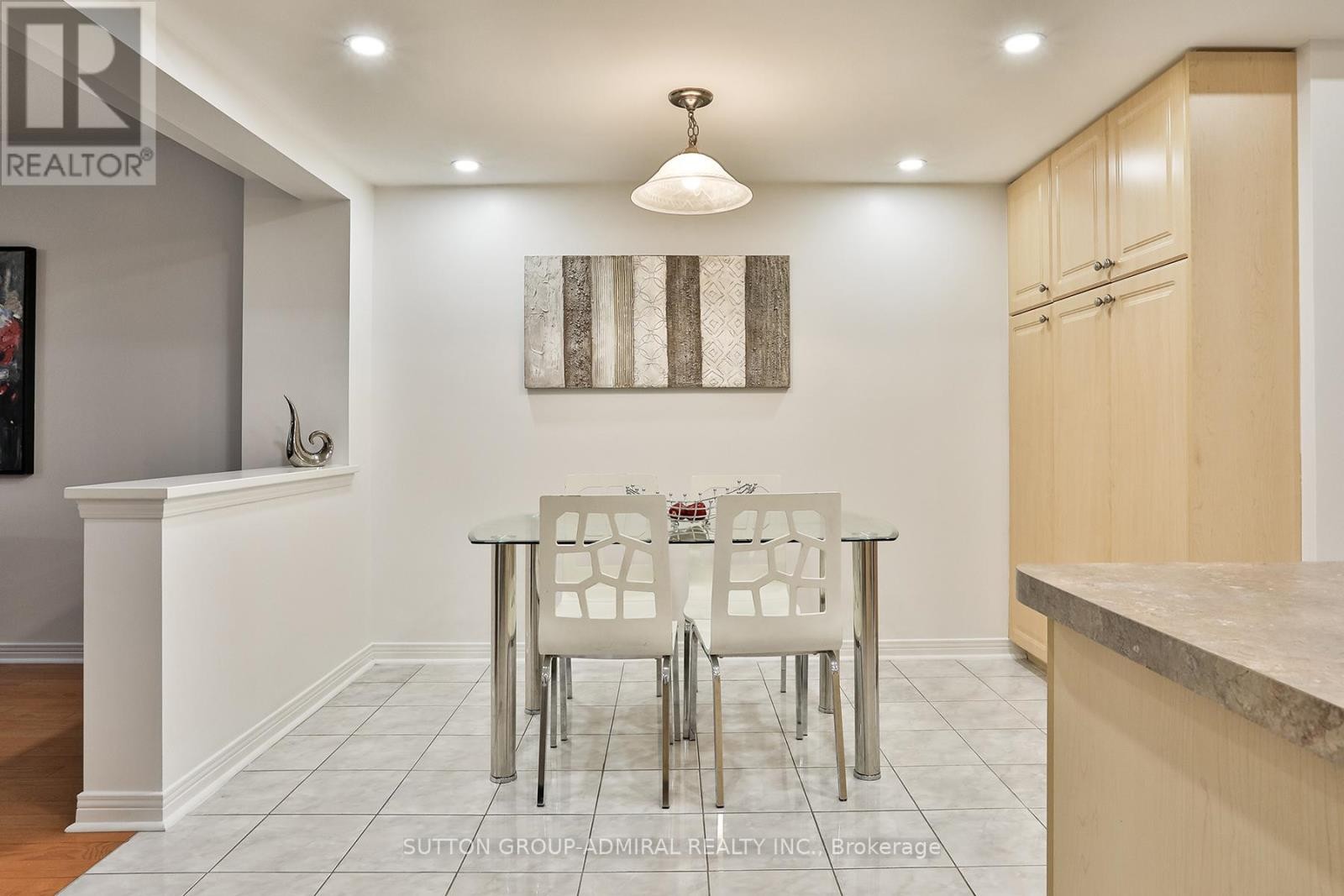 












13 PILKINGTON DRIVE

,
Toronto (Clairlea-Birchmount),




Ontario
M1L0B7

