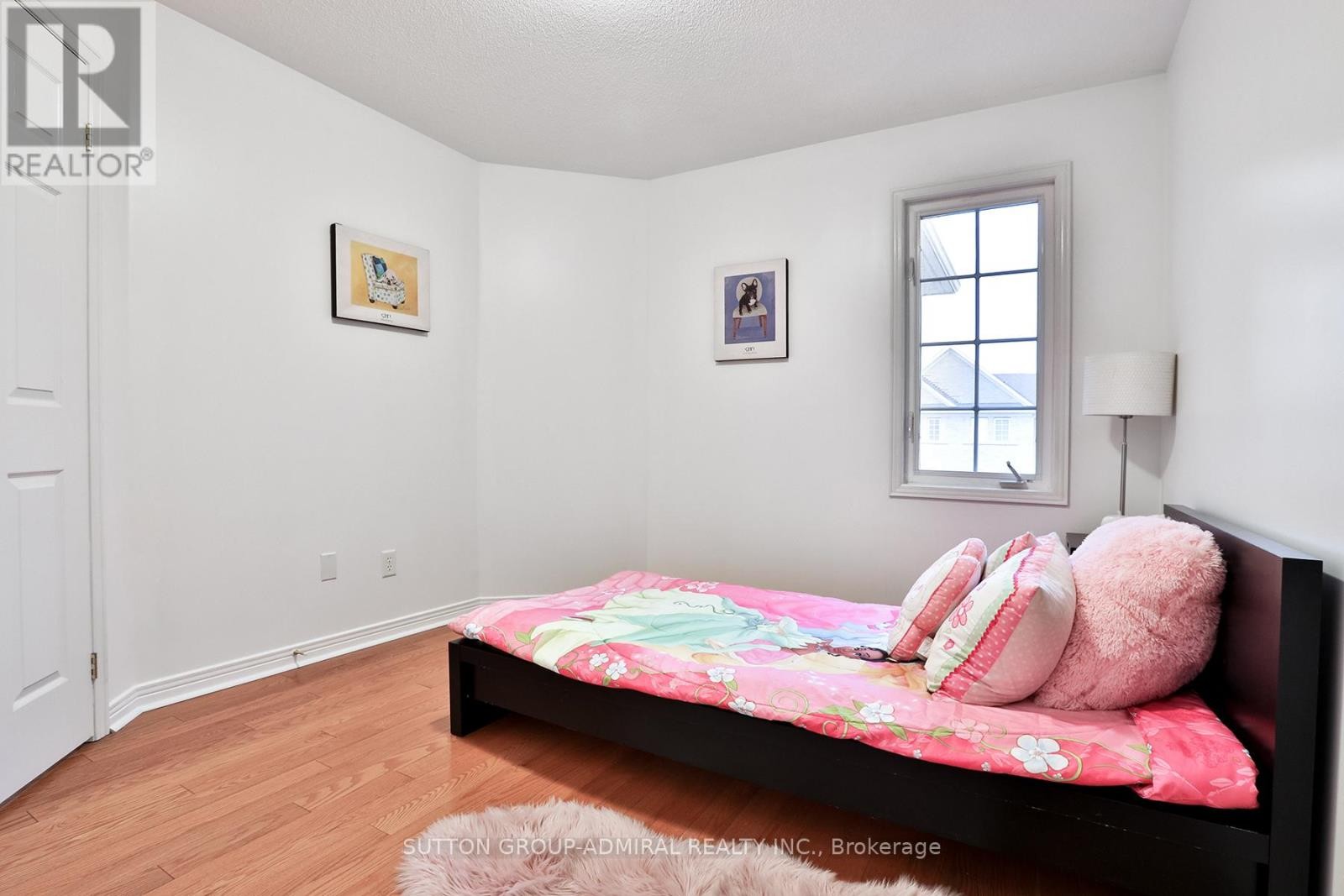 












13 PILKINGTON DRIVE

,
Toronto (Clairlea-Birchmount),




Ontario
M1L0B7

