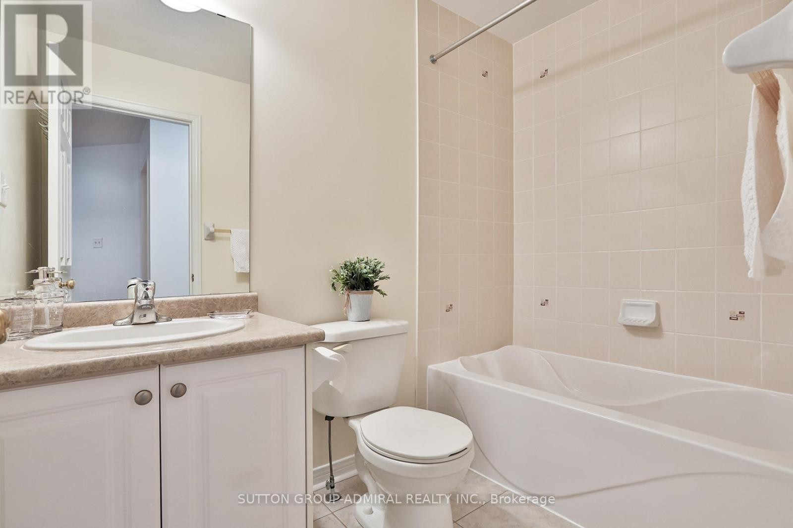 












13 PILKINGTON DRIVE

,
Toronto (Clairlea-Birchmount),




Ontario
M1L0B7

