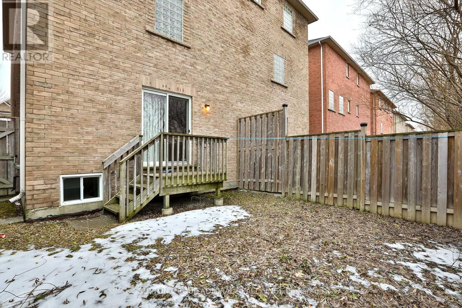 












13 PILKINGTON DRIVE

,
Toronto (Clairlea-Birchmount),




Ontario
M1L0B7

