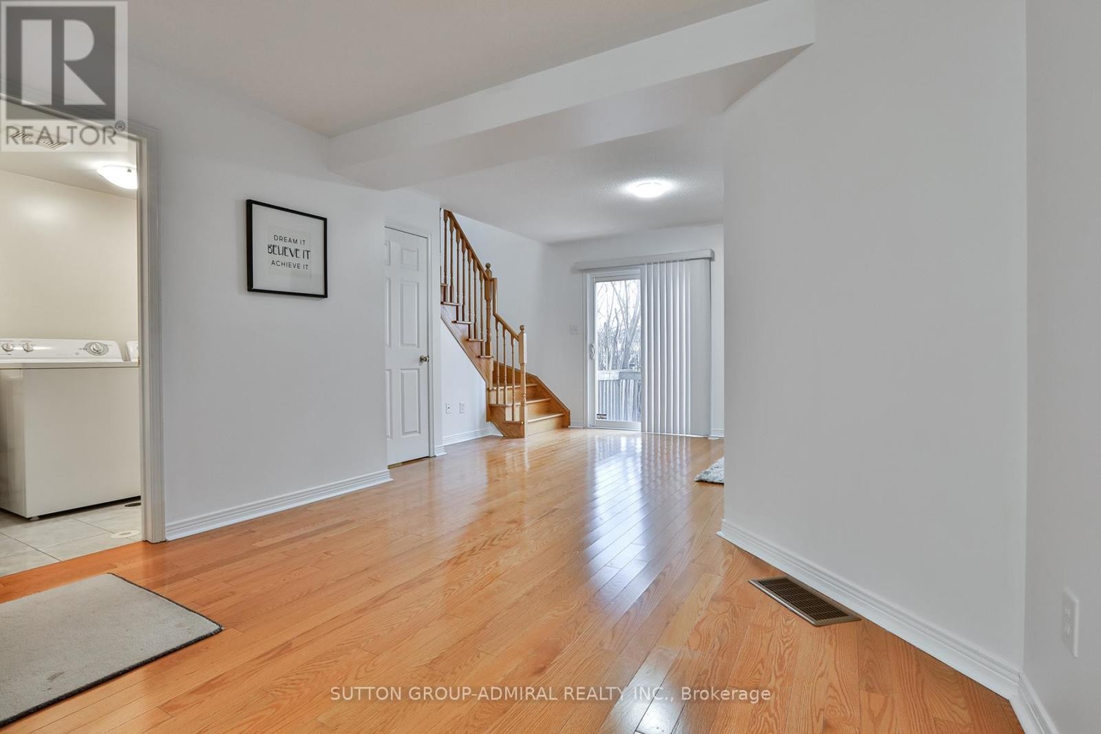 












13 PILKINGTON DRIVE

,
Toronto (Clairlea-Birchmount),




Ontario
M1L0B7

