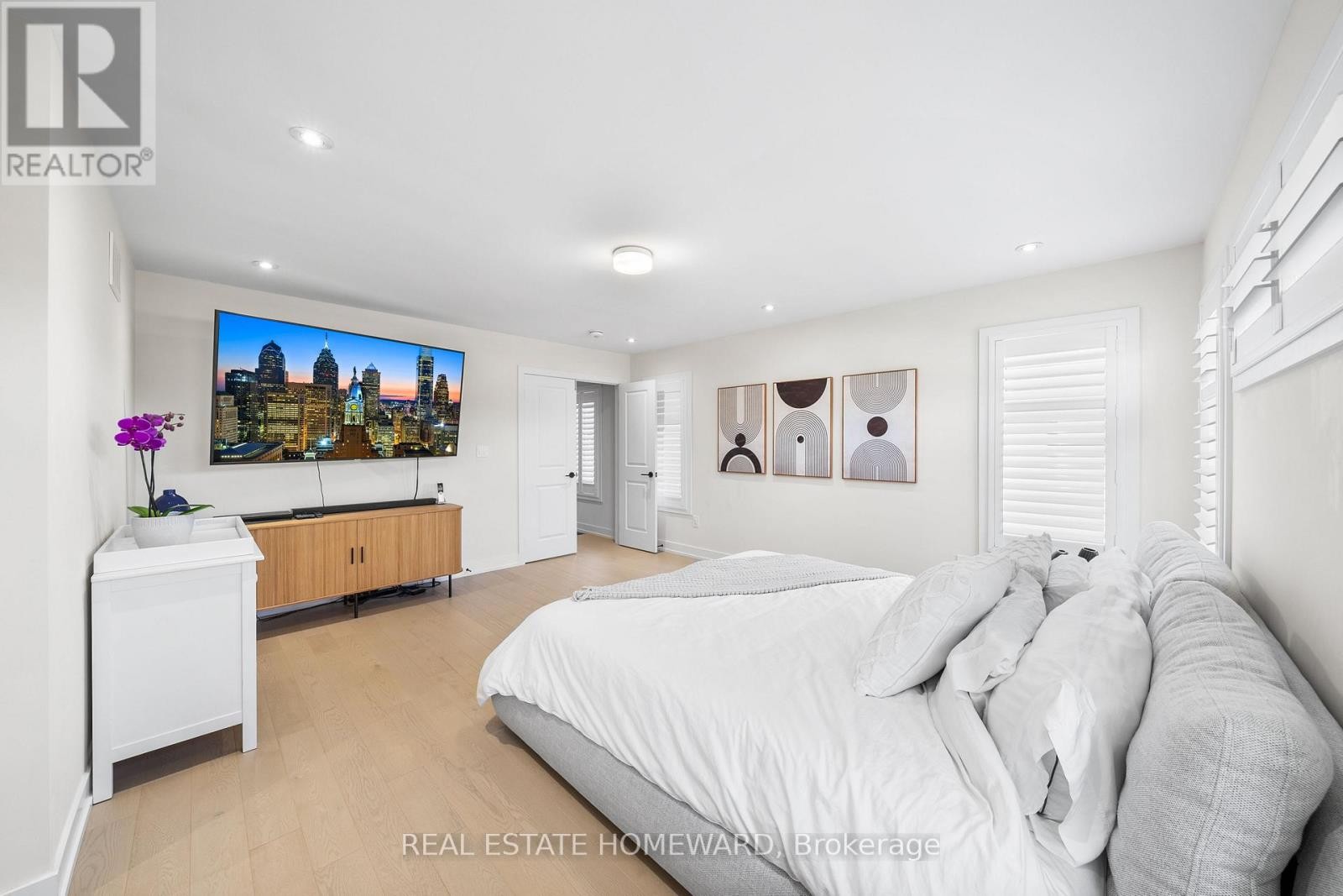 












1344 GULL CROSSING

,
Pickering (Bay Ridges),




Ontario
L1W0B7

