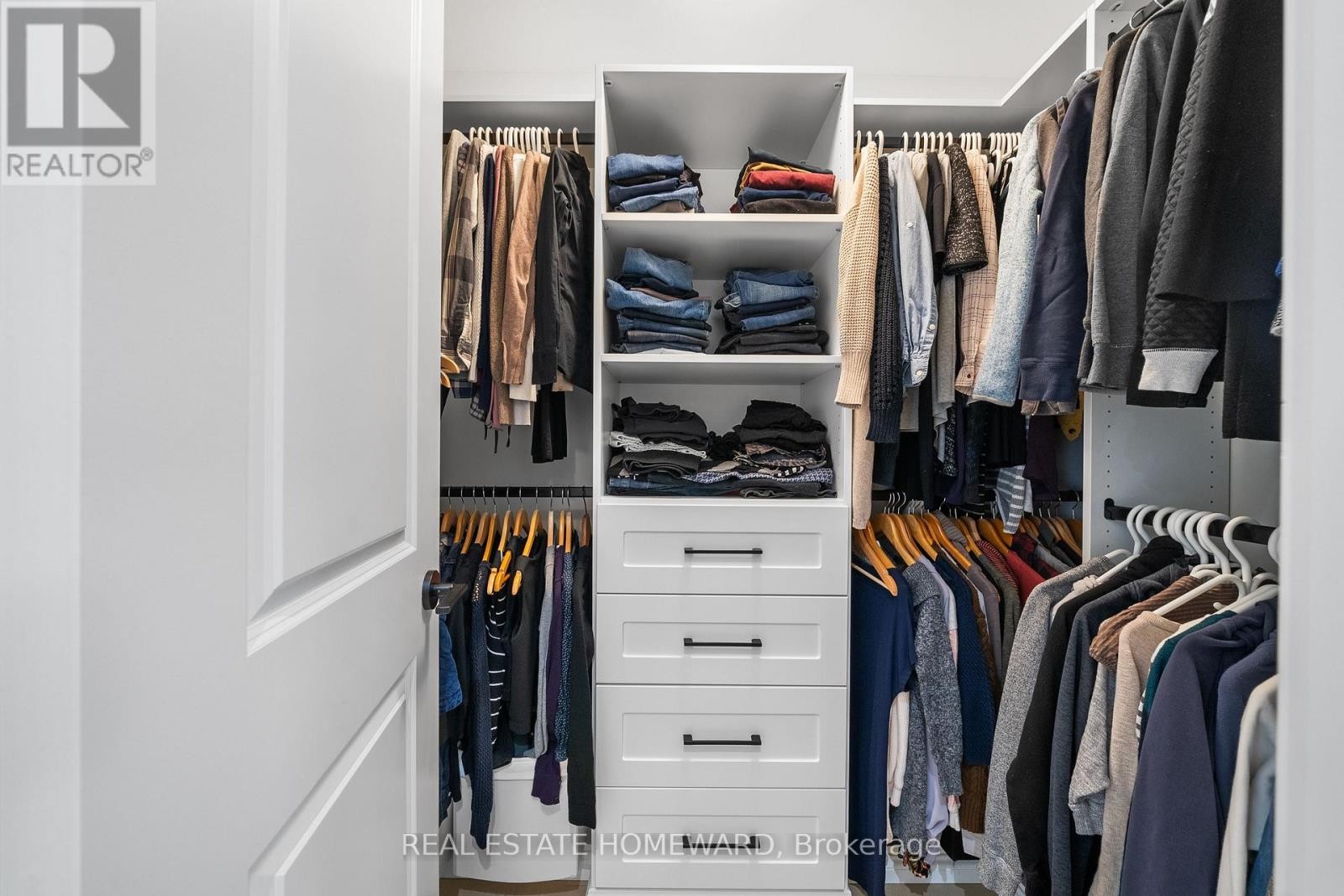 












1344 GULL CROSSING

,
Pickering (Bay Ridges),




Ontario
L1W0B7

