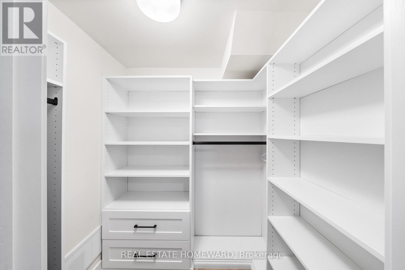 












1344 GULL CROSSING

,
Pickering (Bay Ridges),




Ontario
L1W0B7

