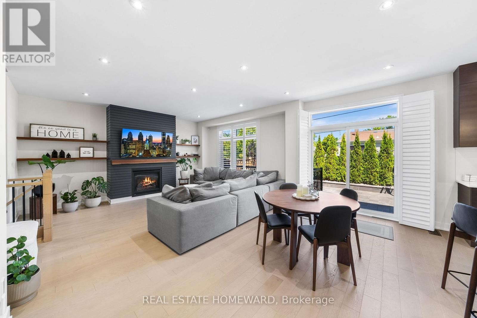 












1344 GULL CROSSING

,
Pickering (Bay Ridges),




Ontario
L1W0B7

