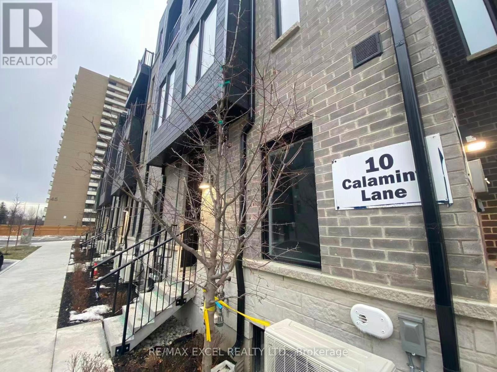 












61 - 10 CALAMINT LANE

,
Toronto (L'Amoreaux),




Ontario
M1W2H1

