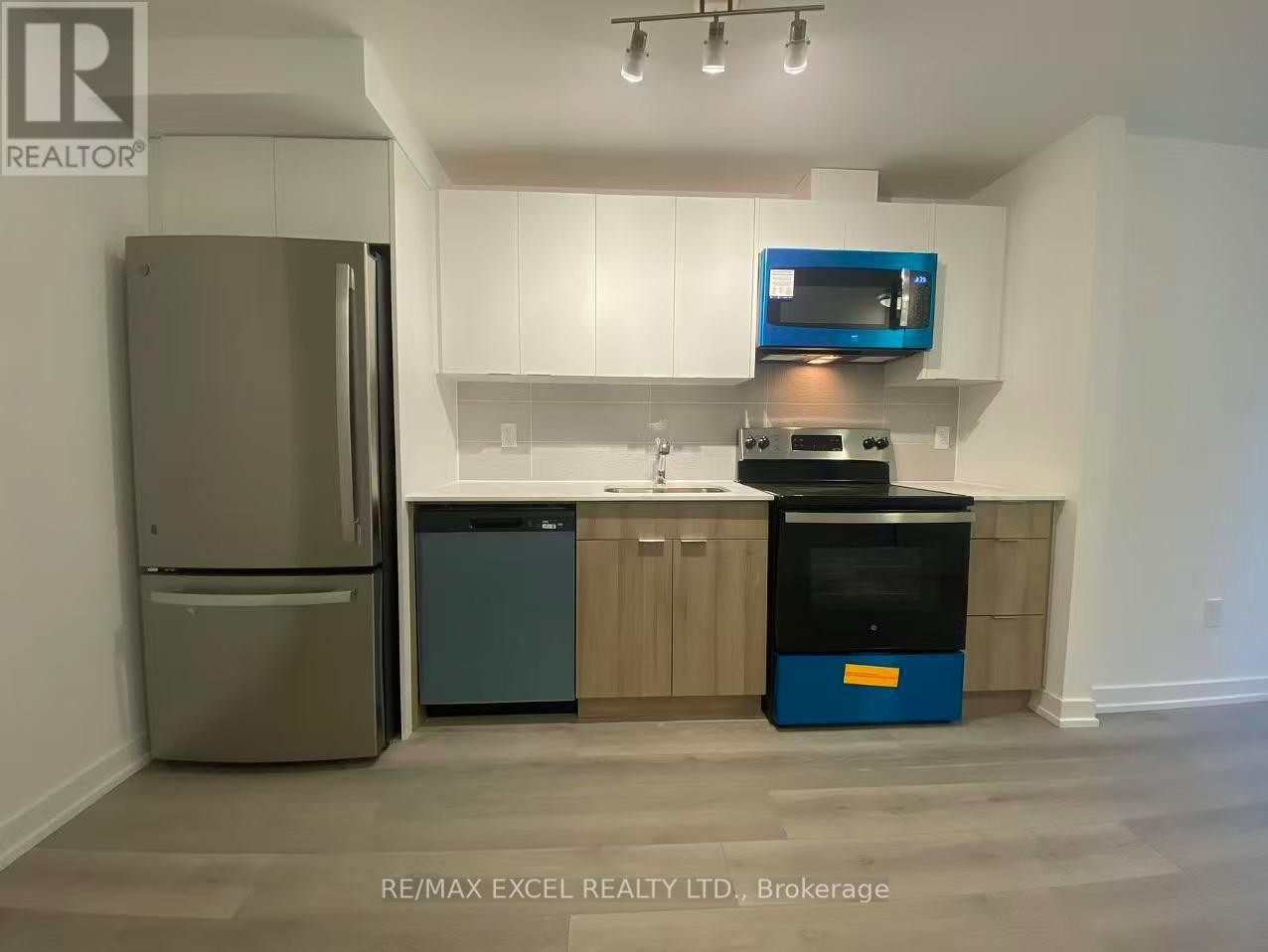 












61 - 10 CALAMINT LANE

,
Toronto (L'Amoreaux),




Ontario
M1W2H1

