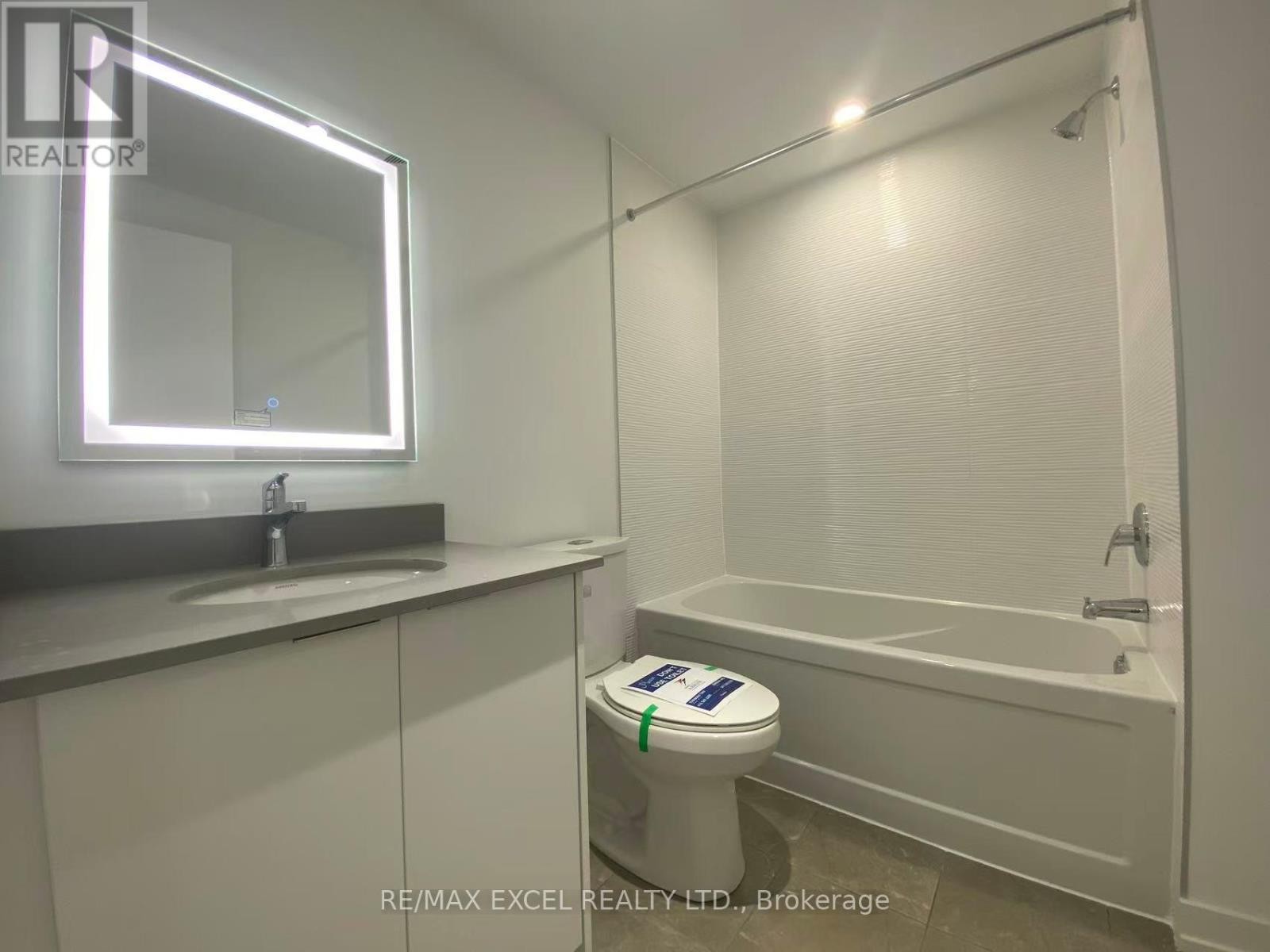 












61 - 10 CALAMINT LANE

,
Toronto (L'Amoreaux),




Ontario
M1W2H1

