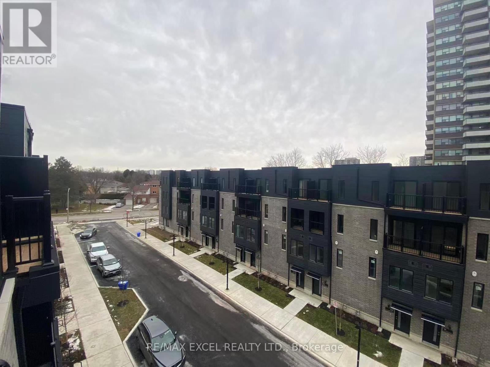 












61 - 10 CALAMINT LANE

,
Toronto (L'Amoreaux),




Ontario
M1W2H1

