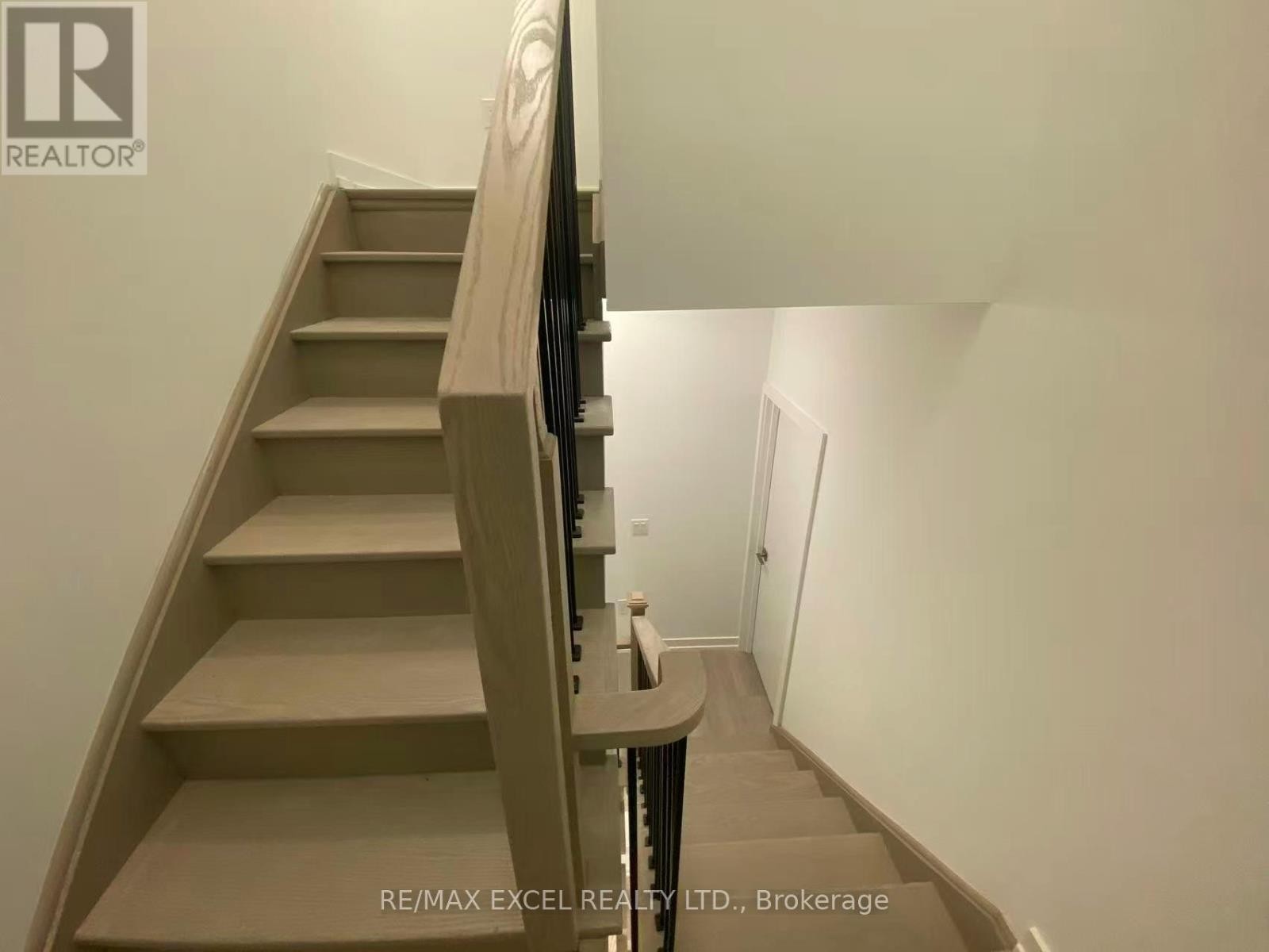 












61 - 10 CALAMINT LANE

,
Toronto (L'Amoreaux),




Ontario
M1W2H1

