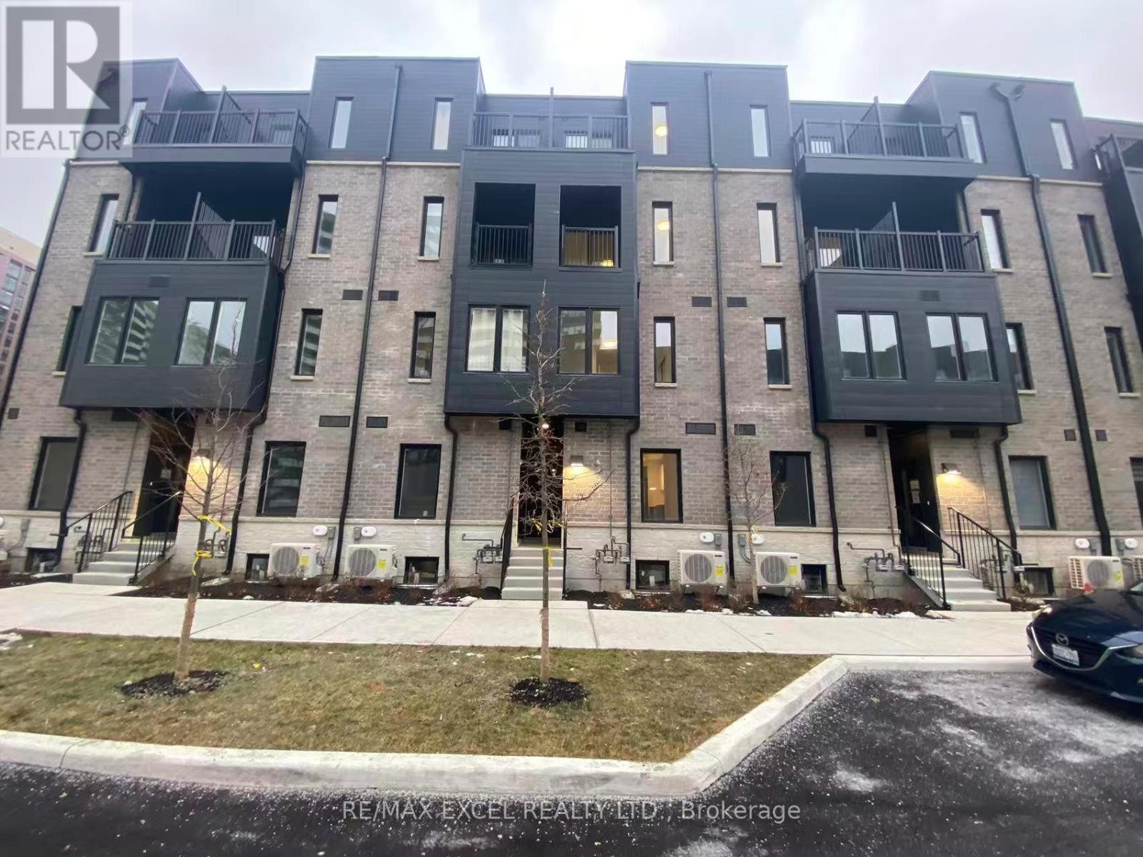 












61 - 10 CALAMINT LANE

,
Toronto (L'Amoreaux),




Ontario
M1W2H1

