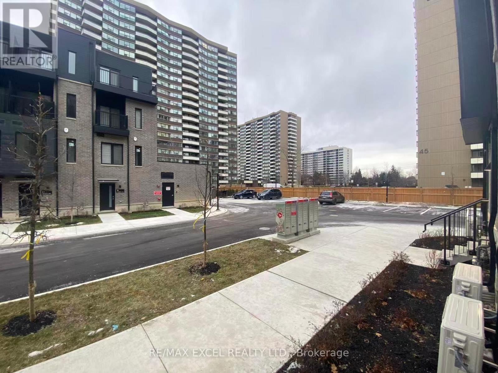 












61 - 10 CALAMINT LANE

,
Toronto (L'Amoreaux),




Ontario
M1W2H1

