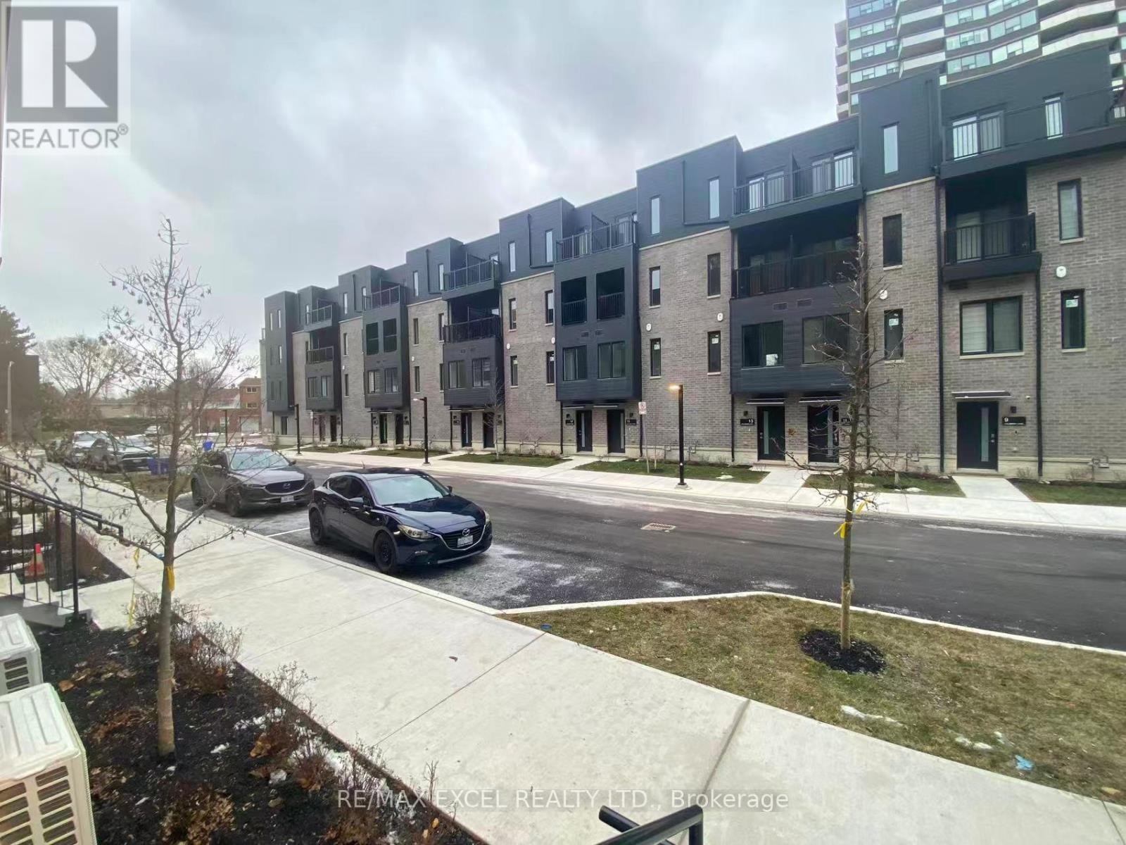 












61 - 10 CALAMINT LANE

,
Toronto (L'Amoreaux),




Ontario
M1W2H1

