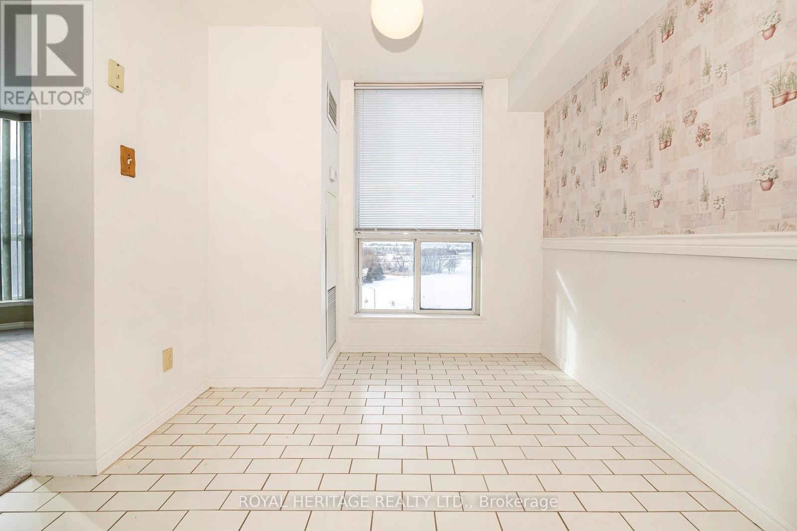 












901 - 360 WATSON STREET W

,
Whitby (Port Whitby),




Ontario
L1N9G2

