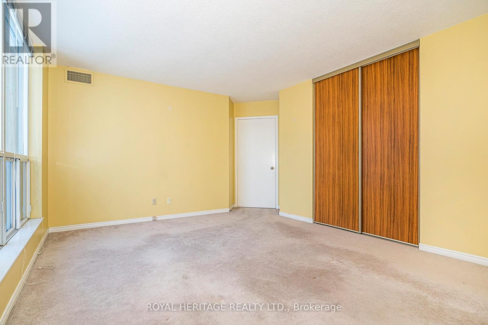 












901 - 360 WATSON STREET W

,
Whitby (Port Whitby),




Ontario
L1N9G2

