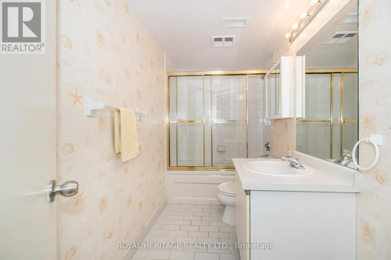 












901 - 360 WATSON STREET W

,
Whitby (Port Whitby),




Ontario
L1N9G2

