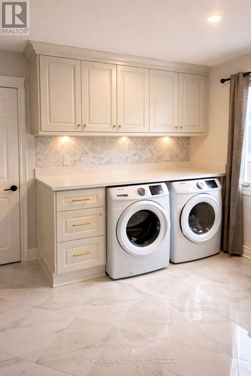 












47 CHERRYHILL AVENUE

,
Toronto (Centennial Scarborough),




Ontario
M1C1W9

