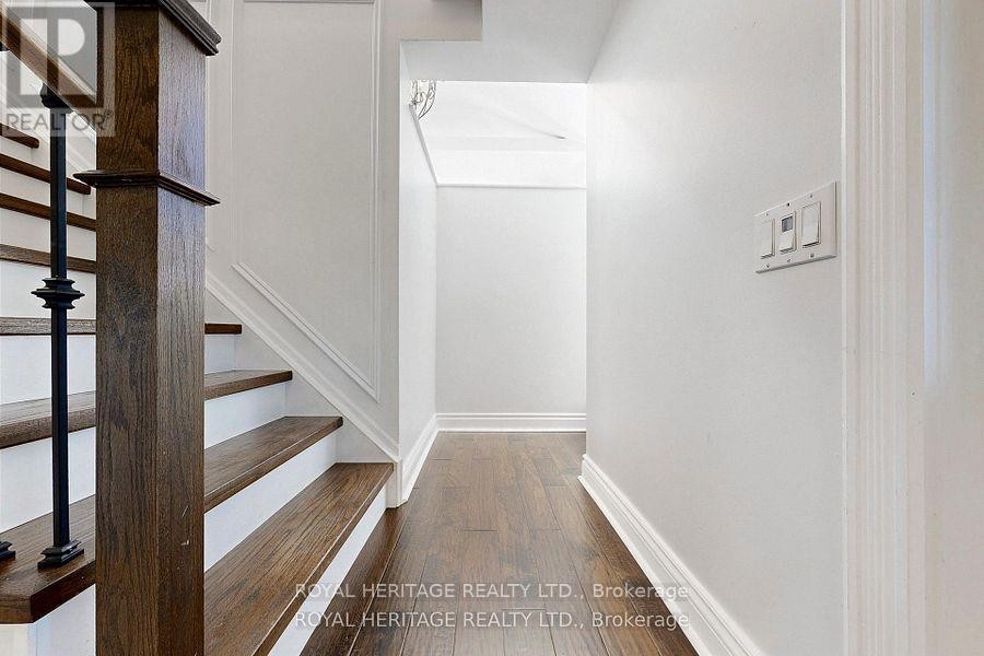 












47 CHERRYHILL AVENUE

,
Toronto (Centennial Scarborough),




Ontario
M1C1W9

